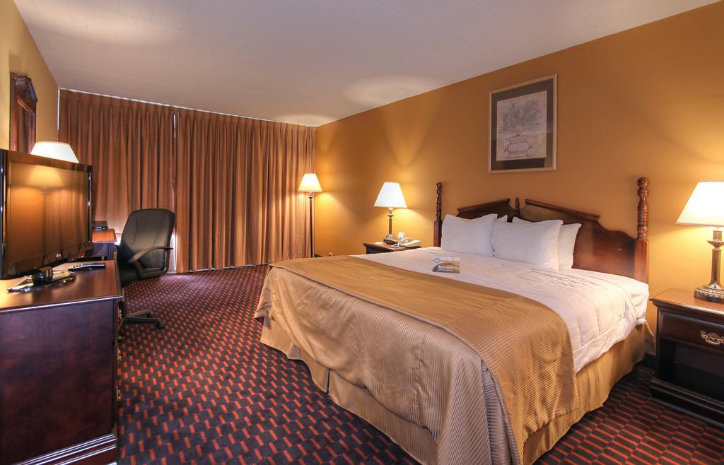 Days Inn Истон Экстерьер фото