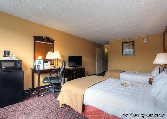 Days Inn Истон Номер фото