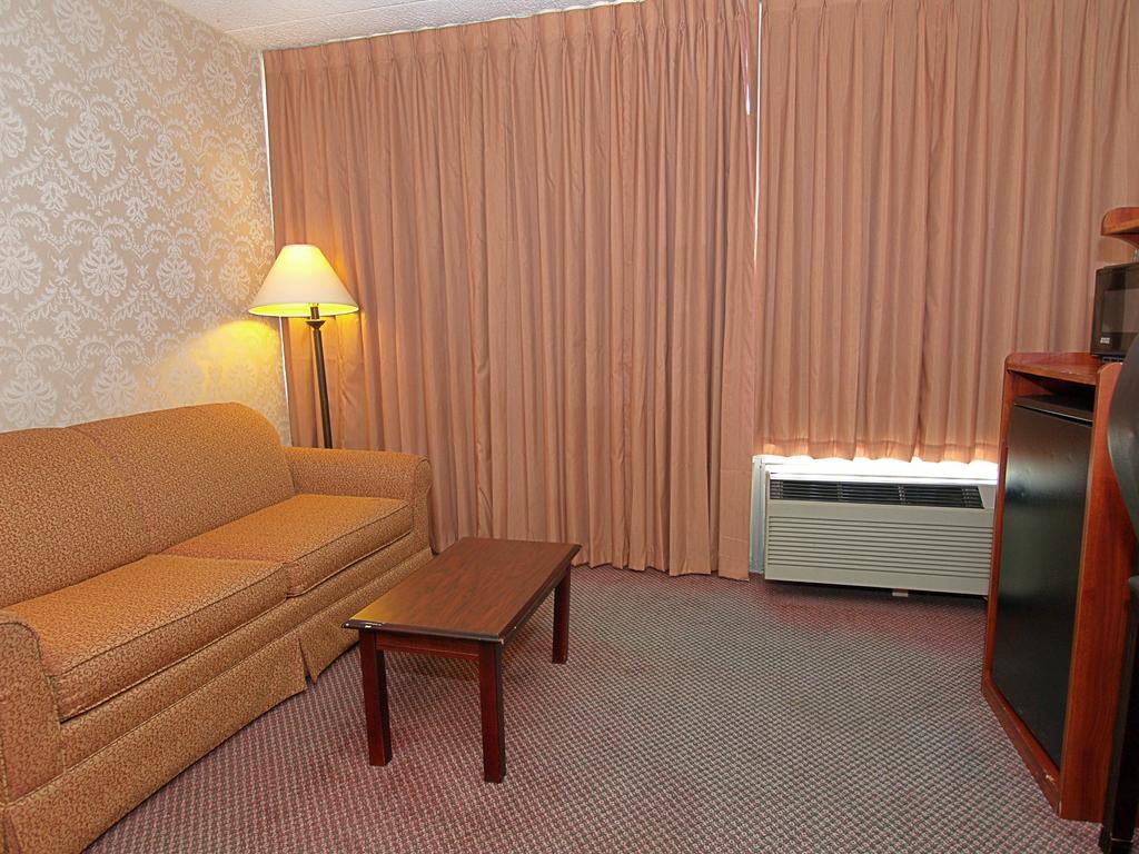 Days Inn Истон Экстерьер фото