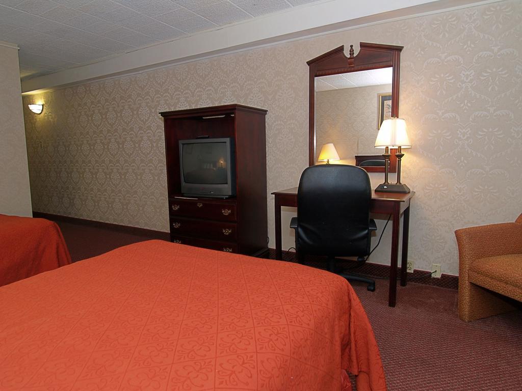 Days Inn Истон Экстерьер фото