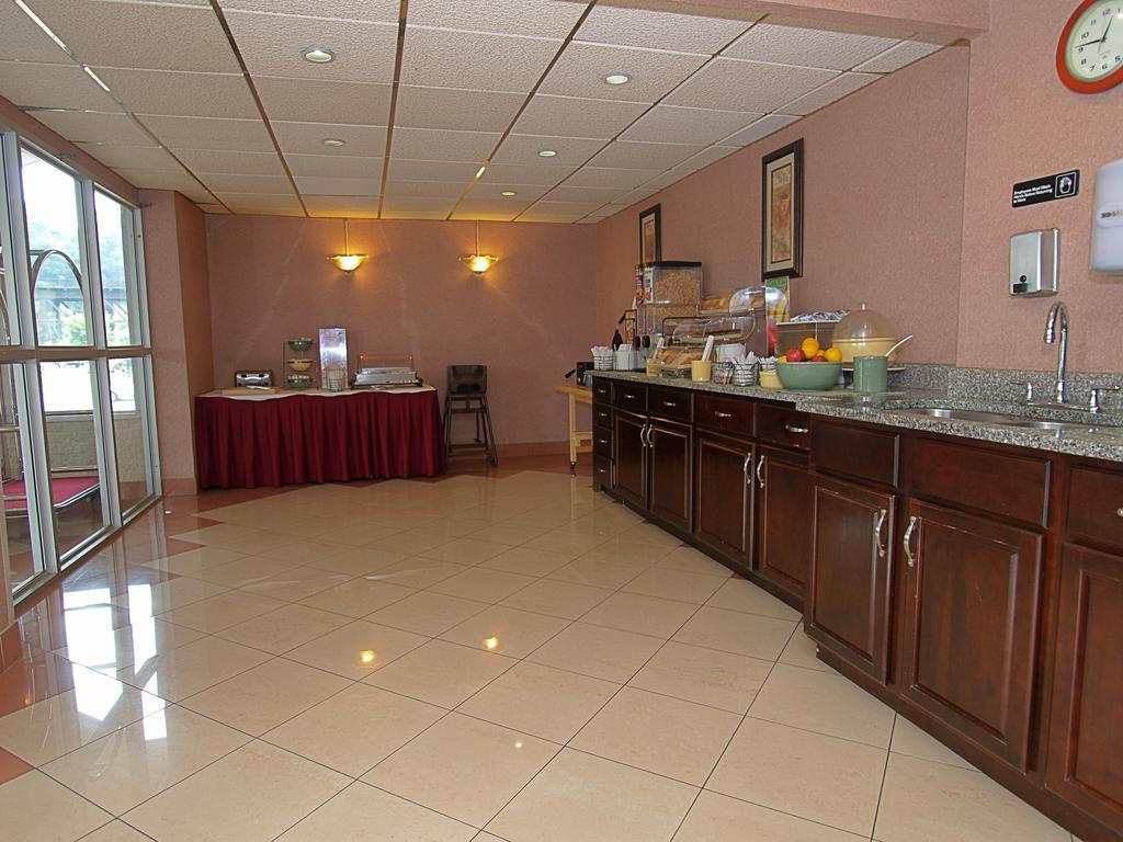 Days Inn Истон Экстерьер фото