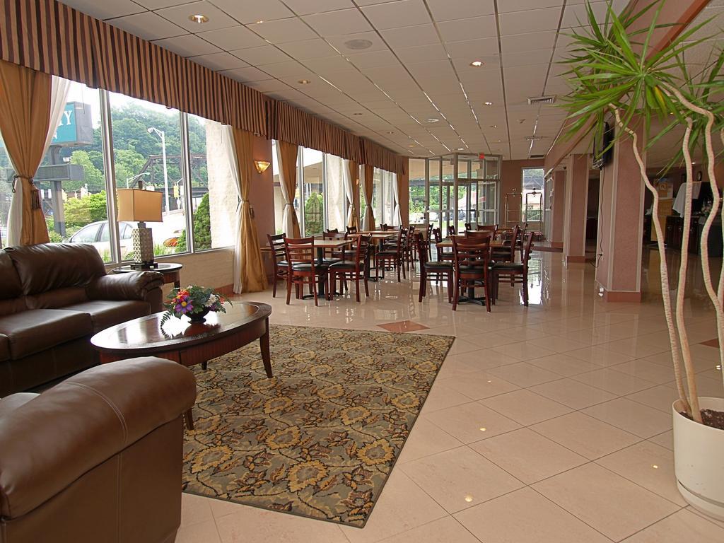 Days Inn Истон Интерьер фото